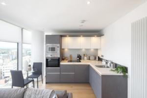 1 bedroom luxury apartments - Kitchen view